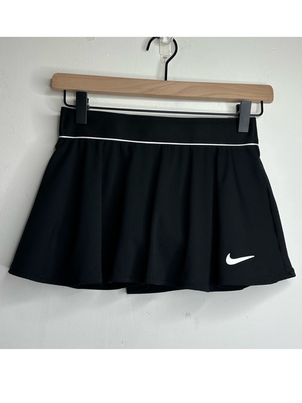 Nike Women’s Court Dri-Fit Victory Flouncy Skirt Size Medium